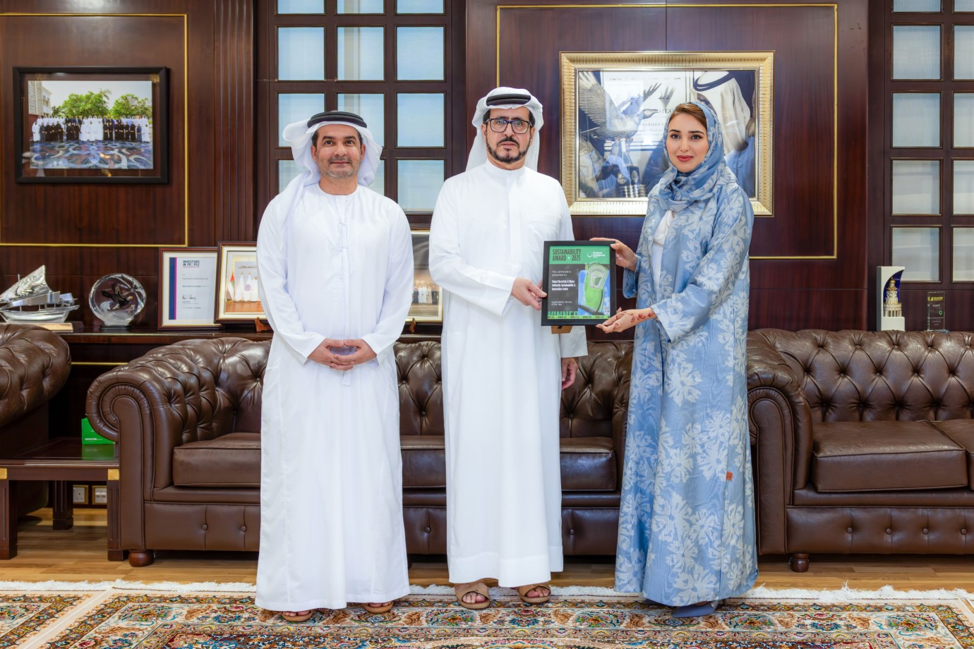مركز الاستدامة والابتكار التابع لهيئة كهرباء ومياه دبي يحصد جائزتين من جوائز الاستدامة لعام 2025 تقدمها مجموعة "بيزنس انتليجنس" مركز الاستدامة والابتكار التابع لهيئة كهرباء ومياه دبي يحصد جائزتين من جوائز الاستدامة لعام 2025 تقدمها مجموعة "بيزنس انتليجنس"