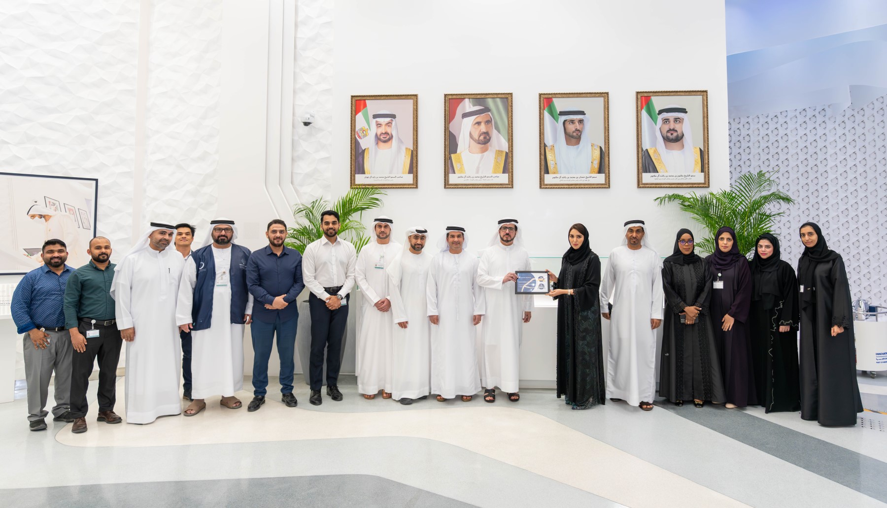 مركز الاستدامة والابتكار التابع لهيئة كهرباء ومياه دبي يحصد جائزتين من جوائز مجموعة "براندون هول" للتميز